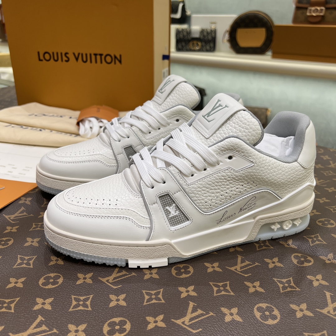 The latest LV Trainer runway model - 图片 3