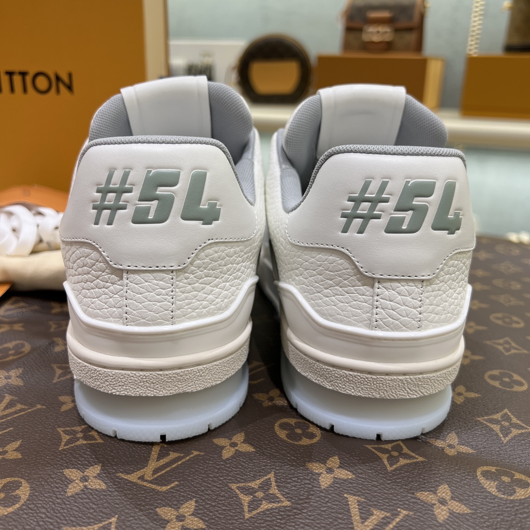 The latest LV Trainer runway model - 图片 9