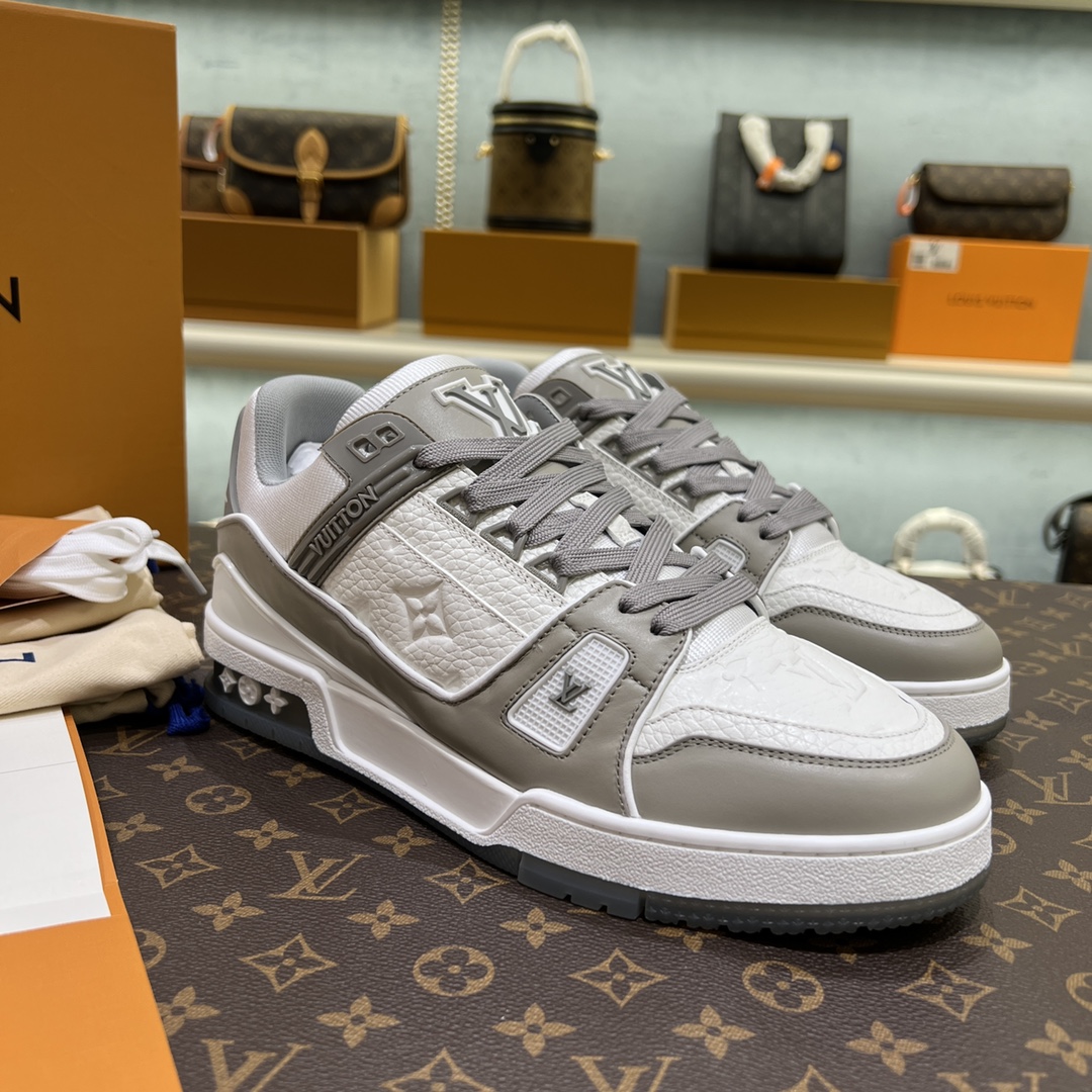 The latest LV Trainer runway model - 图片 3