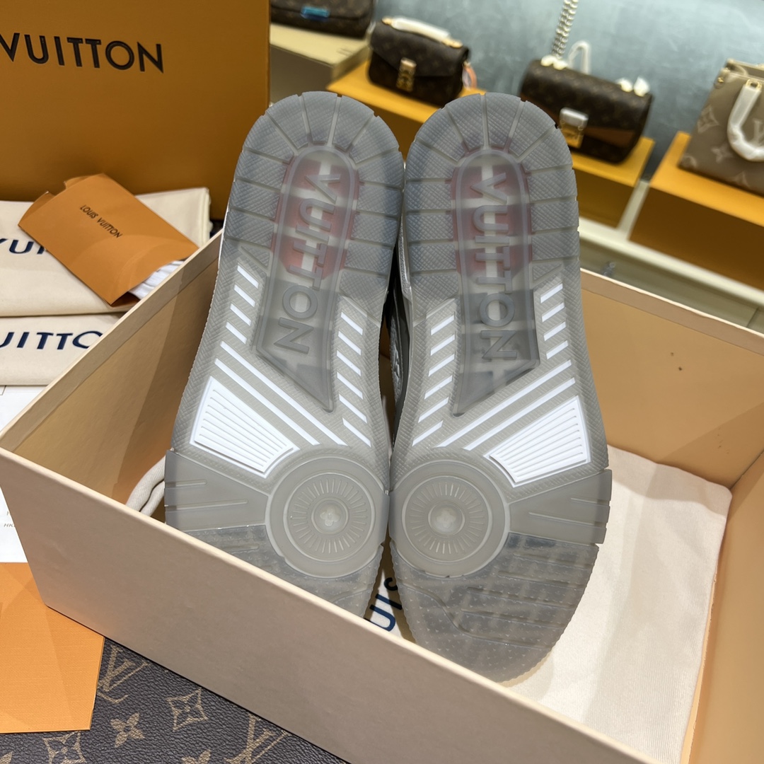The latest LV Trainer runway model - 图片 10