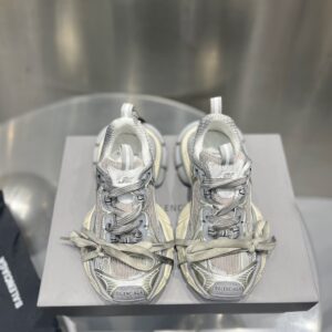 Balenciaga's new dad shoes