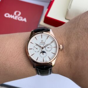 Seamaster upgraded multifunctional model adopts multifunctional 3836 movement