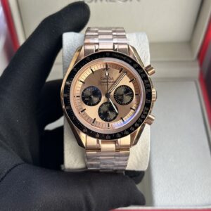 Speedmaster Racing SeriesThis classic and robust timepiece continues the glorious ocean legend