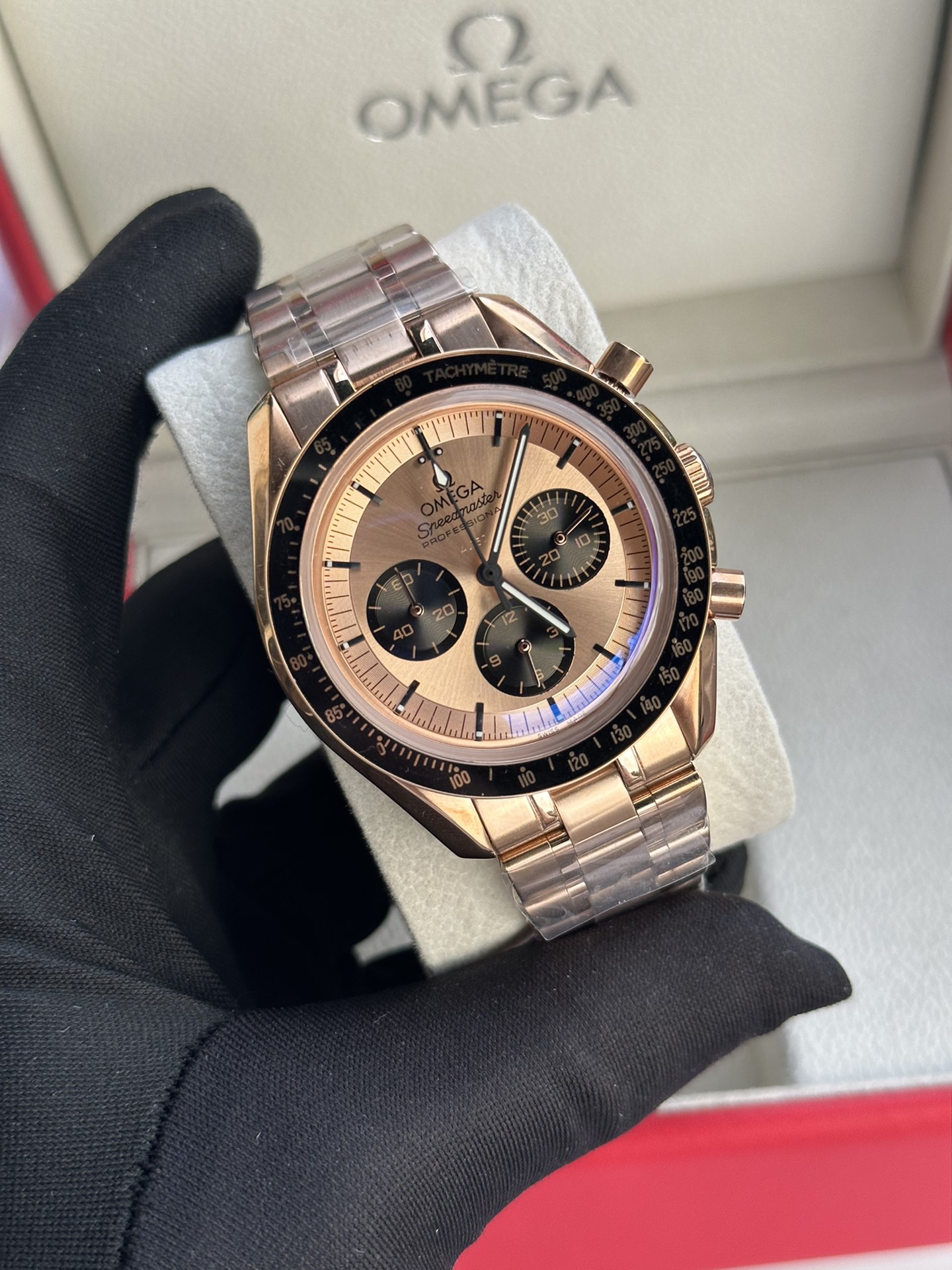 Speedmaster Racing SeriesThis classic and robust timepiece continues the glorious ocean legend - 图片 4