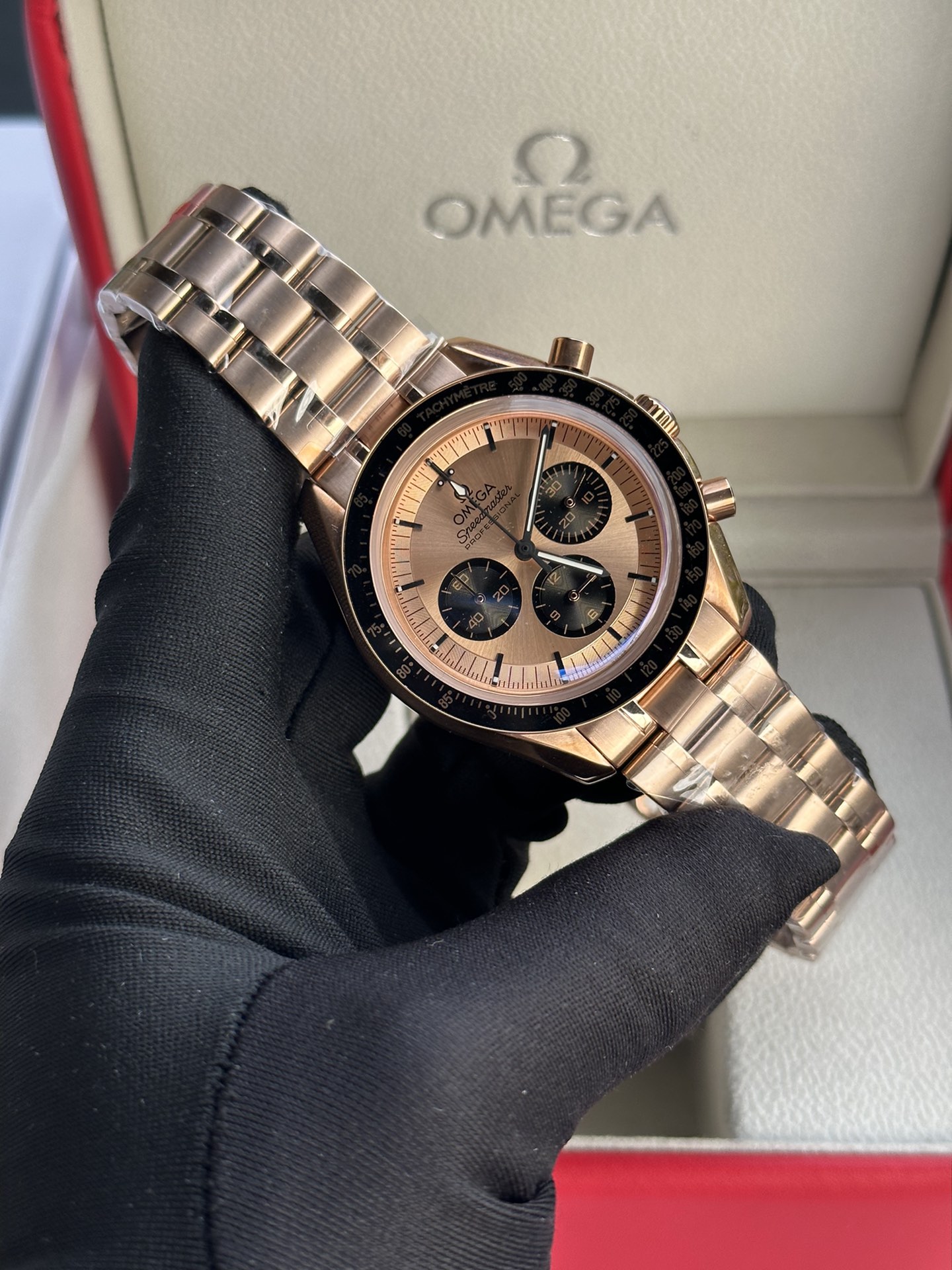 Speedmaster Racing SeriesThis classic and robust timepiece continues the glorious ocean legend - 图片 6