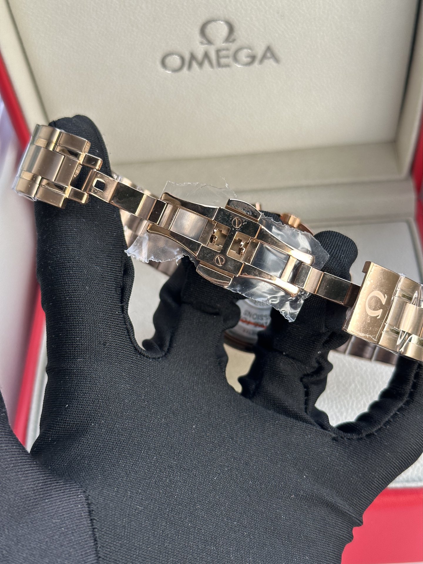 Speedmaster Racing SeriesThis classic and robust timepiece continues the glorious ocean legend - 图片 11