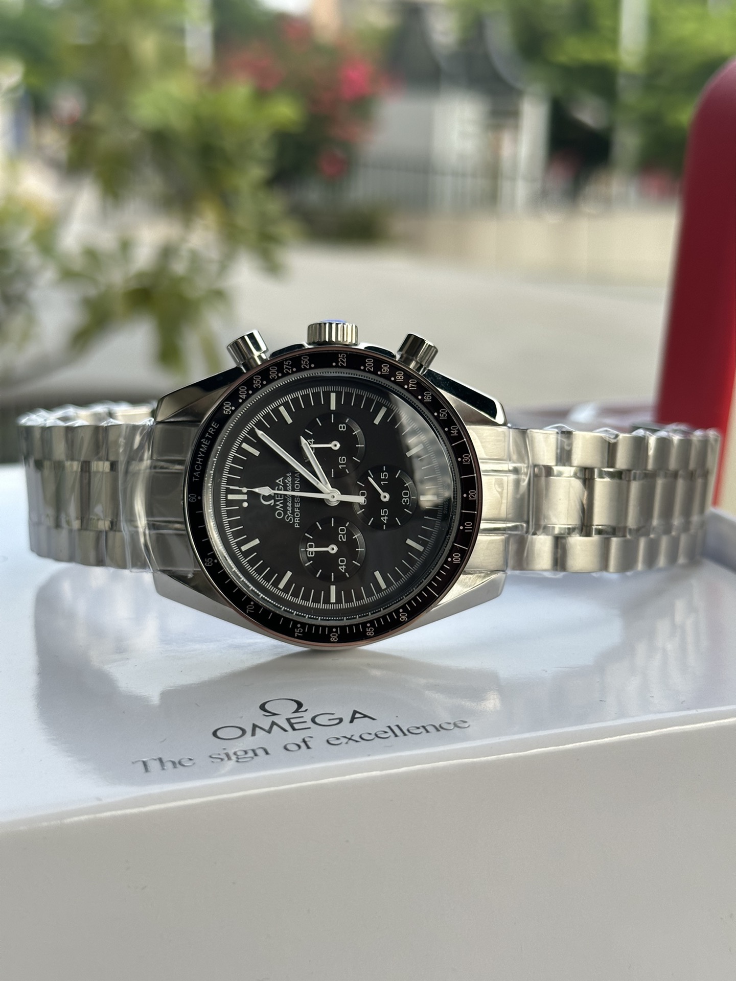 Speedmaster Racing Chronograph SeriesThis classic and robust timepiece continues the magnificent ocean legend. - 图片 12
