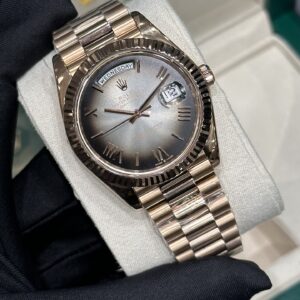 Smoky gray Sunday calendar series