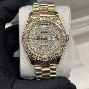 Sunday calendar type fully diamond watch