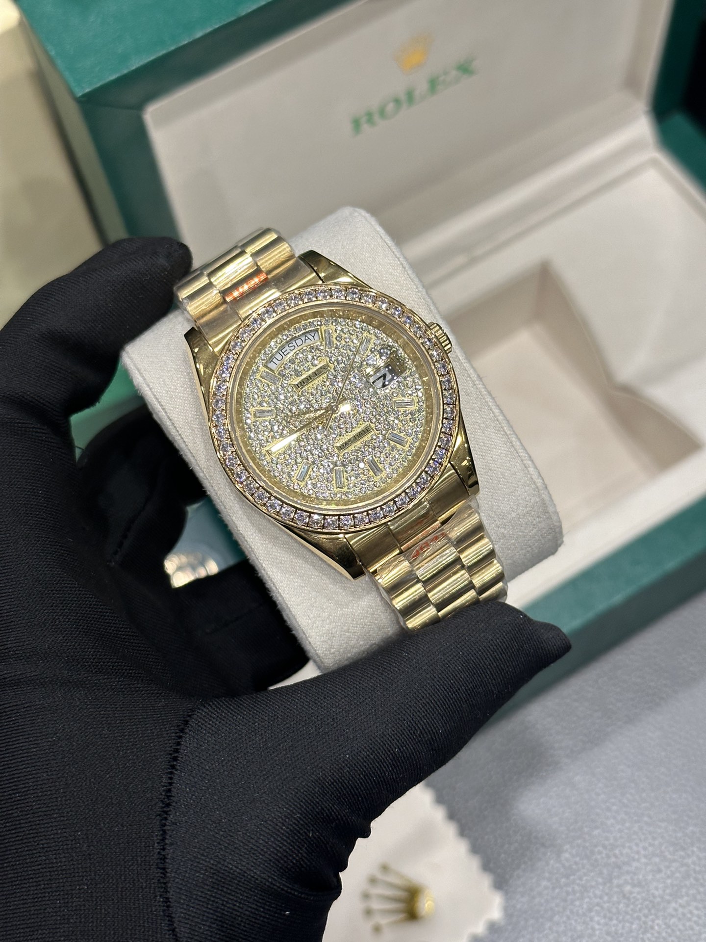 Sunday calendar type fully diamond watch - 图片 3