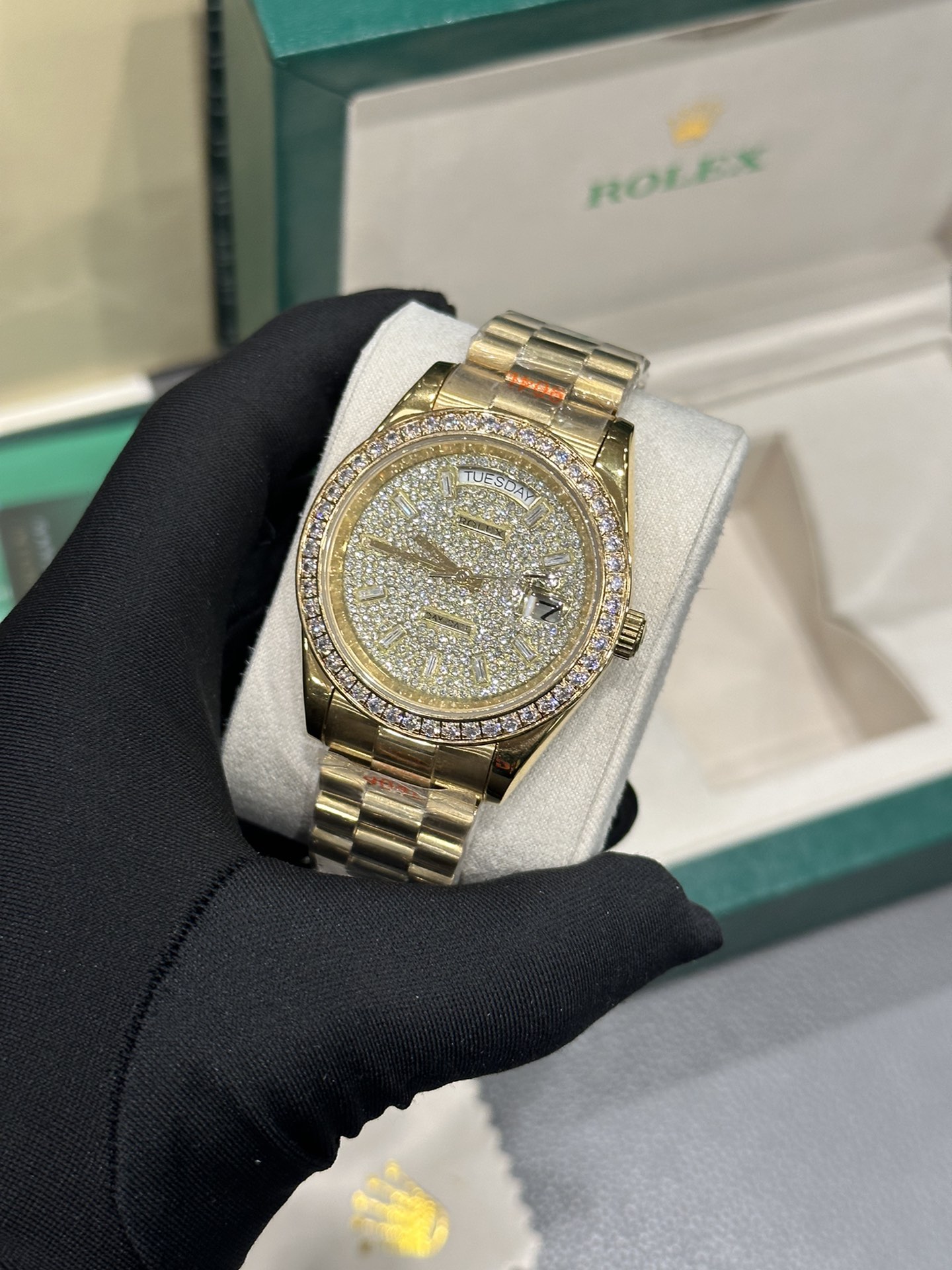 Sunday calendar type fully diamond watch - 图片 4