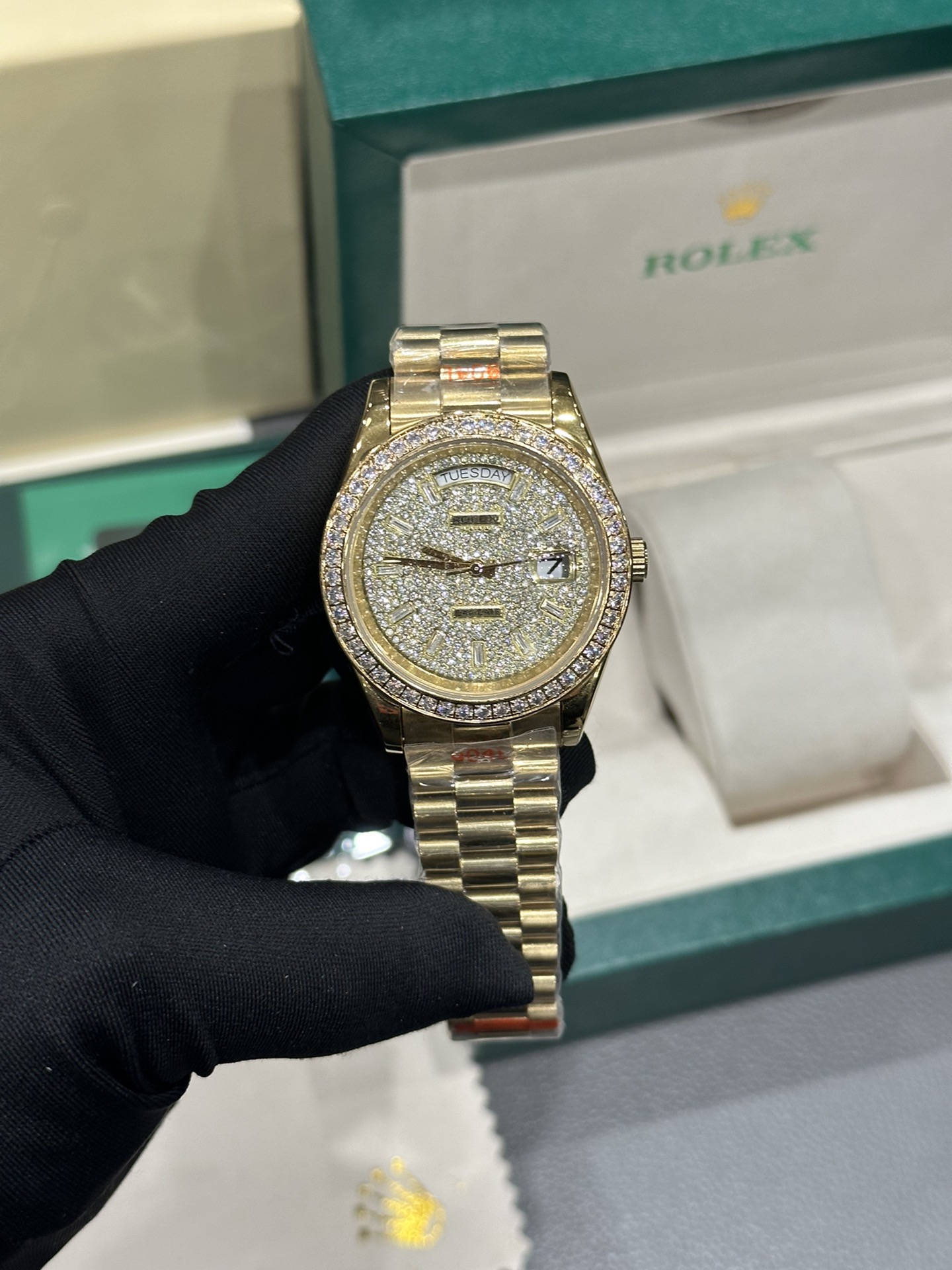 Sunday calendar type fully diamond watch - 图片 5