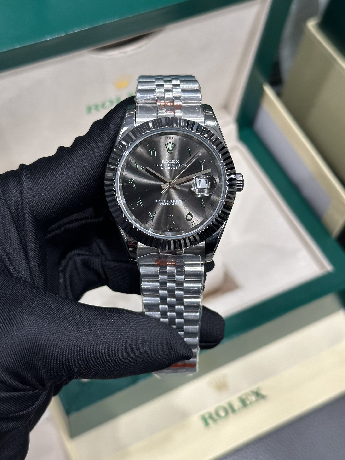 Gray and silver log-style watch - 图片 7