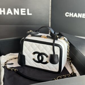 CHANEL-64