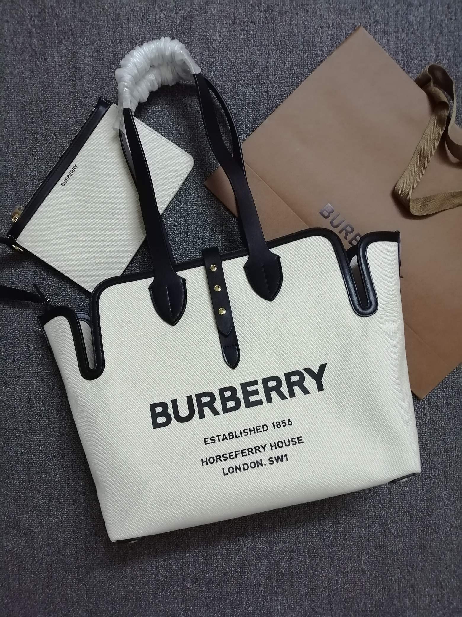 Burberry-38