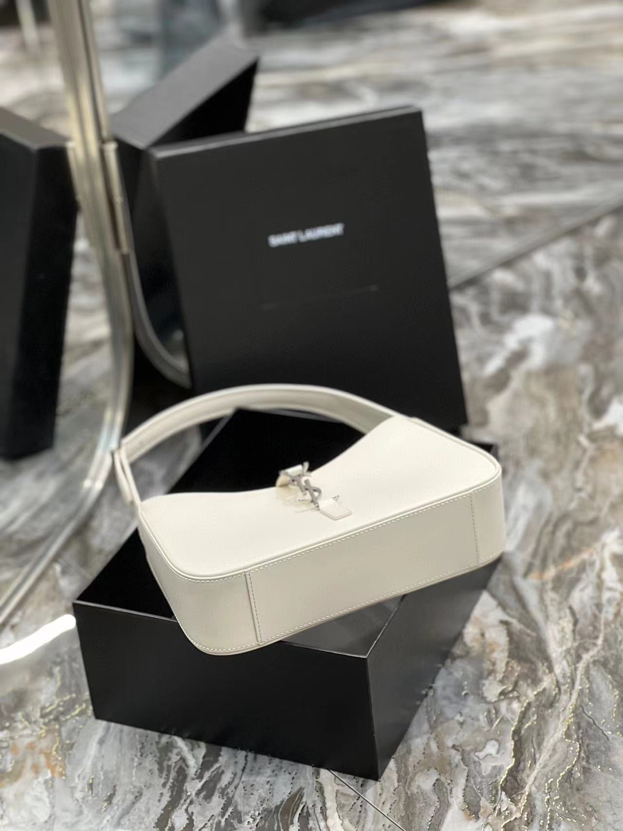 Saint Laurent-8 - 图片 8