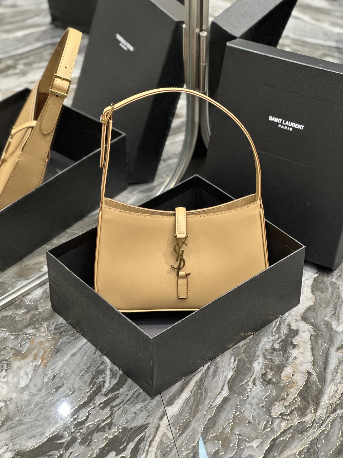 Saint Laurent-8 - 图片 20