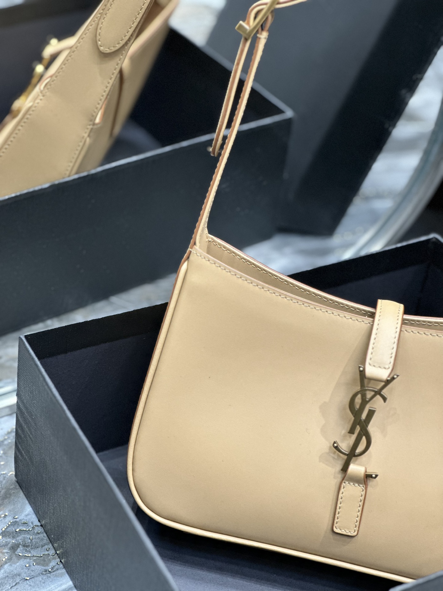 Saint Laurent-8 - 图片 23