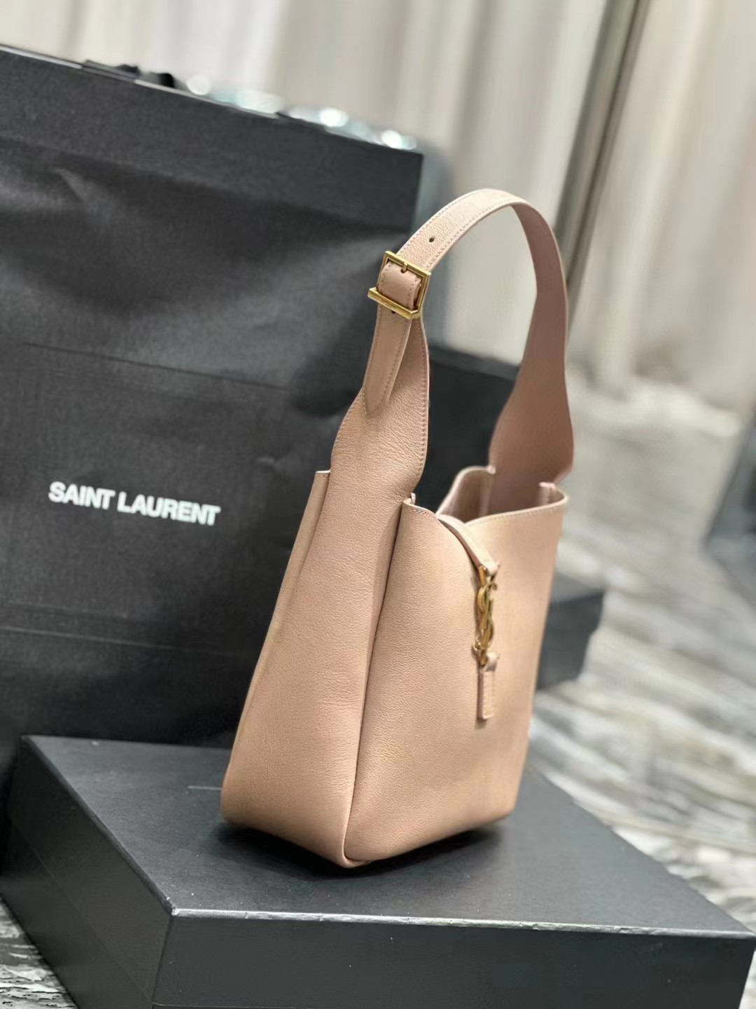 Saint Laurent-12 - 图片 17